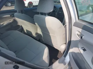 2010 Toyota Corolla z VIN 2T1BU4EE9AC263734, wystawiony jako IAAI lot #42453711 z przebiegiem 87 909 mil mil oraz . Historia ofert i sprzedaży dostępna na DreamBid. Obrazek 8.