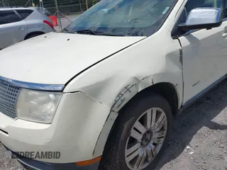 2008 Lincoln MKX with VIN 2LMDU68CX8BJ40624, listed as a IAAI auction lot 42124304 with 210,983 mi miles. Bid and sale history available at carsss.com. Image 12.
