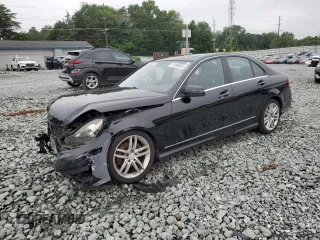 2013 Mercedes-Benz C 250 Sport с VIN WDDGF4HB4DR258779, выставлен на аукционе Copart как лот 61388095 с пробегом 257 716 миль миль и Списание • Salvage title. История ставок и продаж доступна на DreamBid. Изображение 1.