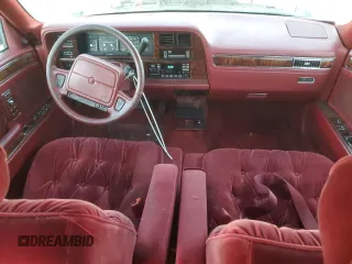 1993 Chrysler New Yorker z VIN 1C3XV66R3PD198654, wystawiony jako Copart lot #78900554 z przebiegiem 187 872 mil mil oraz Szkody całkowita. Historia ofert i sprzedaży dostępna na DreamBid. Obrazek 8.