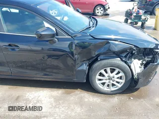 2016 Mazda 3 i Sport z VIN 3MZBM1U77GM305672, wystawiony jako IAAI lot #42237533 z przebiegiem 79 752 mil mil oraz . Historia ofert i sprzedaży dostępna na DreamBid. Obrazek 17.