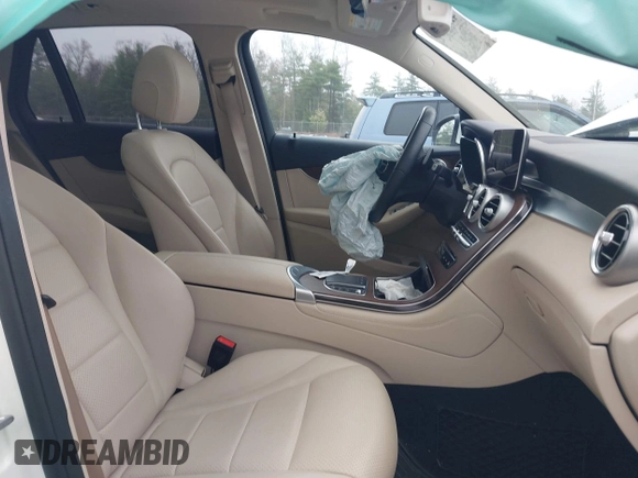 2020 Mercedes-Benz GLC 300 z VIN W1N0G8EB3LF850722, wystawiony jako IAAI lot #42143874 z przebiegiem 71 312 mil mil oraz . Historia ofert i sprzedaży dostępna na DreamBid. Obrazek 5.