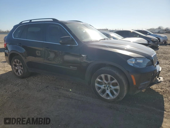 2013 BMW X5 xDrive35i z VIN 5UXZV4C53D0B24617, wystawiony jako Copart lot #48004515 z przebiegiem Nie podano mil oraz Szkody całkowita. Historia ofert i sprzedaży dostępna na DreamBid. Obrazek 4.