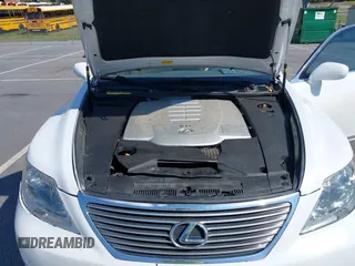 2008 Lexus LS 460 with VIN JTHBL46F485070620, listed as a IAAI auction lot 40529145 with 135,030 mi miles. Bid and sale history available at carsss.com. Image 10.