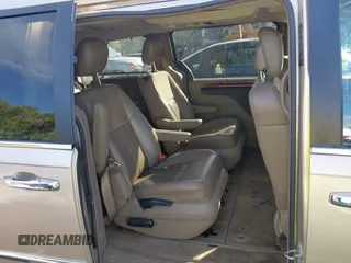 2015 Chrysler Town & Country Limited Platinum with VIN 2C4RC1GGXFR619209, listed as a IAAI auction lot 40366234 with 163,649 mi miles. Bid and sale history available at carsss.com. Image 8.