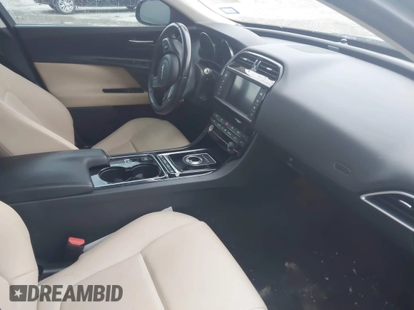 2017 Jaguar XE 35t Premium with VIN SAJAJ4BV8HA967951, listed as a IAAI auction lot 42032927 with 1 mi miles. Bid and sale history available at carsss.com. Image 5.