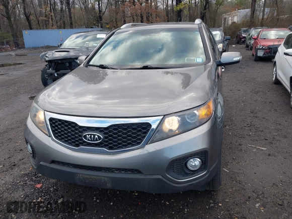 2011 Kia Sorento LX with VIN 5XYKTDA26BG078965, listed as a IAAI auction lot 41939149 with 278,909 mi miles. Bid and sale history available at carsss.com. Image 6.