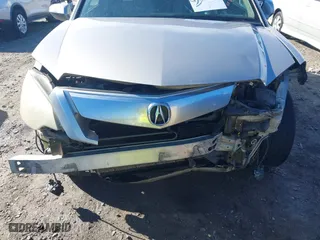 2011 Acura RDX Tech Pkg with VIN 5J8TB1H55BA004282, listed as a IAAI auction lot 41675700 with 417,592 mi miles. Bid and sale history available at carsss.com. Image 6.