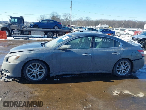 2010 Nissan Maxima S z VIN 1N4AA5AP9AC803681, wystawiony jako IAAI lot #41614005 z przebiegiem 195 485 mil mil oraz . Historia ofert i sprzedaży dostępna na DreamBid. Obrazek 15.