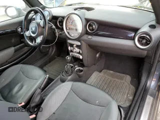 2009 MINI Convertible с VIN WMWMR33589TU96481, выставлен на аукционе Copart как лот 45398985 с пробегом 144 792 миль миль и Чистый • Clean title. История ставок и продаж доступна на DreamBid. Изображение 8.