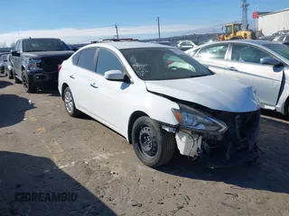 2019 Nissan Sentra S z VIN 3N1AB7AP4KY265082, wystawiony jako IAAI lot #41642989 z przebiegiem 75 937 mil mil oraz . Historia ofert i sprzedaży dostępna na DreamBid. Obrazek 1.