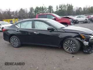 2023 Nissan Altima SV z VIN 1N4BL4DW4PN378184, wystawiony jako IAAI lot #41856287 z przebiegiem 27 750 mil mil oraz . Historia ofert i sprzedaży dostępna na DreamBid. Obrazek 13.