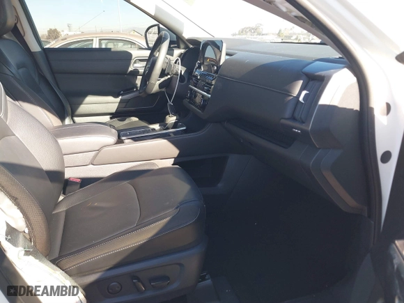 2024 Nissan Pathfinder SL with VIN 5N1DR3CB4RC306132, listed as a IAAI auction lot 41331450 with 2,245 mi miles. Bid and sale history available at carsss.com. Image 5.