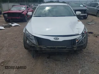 2013 Kia Optima LX z VIN KNAGM4A79D5304780, wystawiony jako IAAI lot #42277179 z przebiegiem 139 841 mil mil oraz . Historia ofert i sprzedaży dostępna na DreamBid. Obrazek 6.