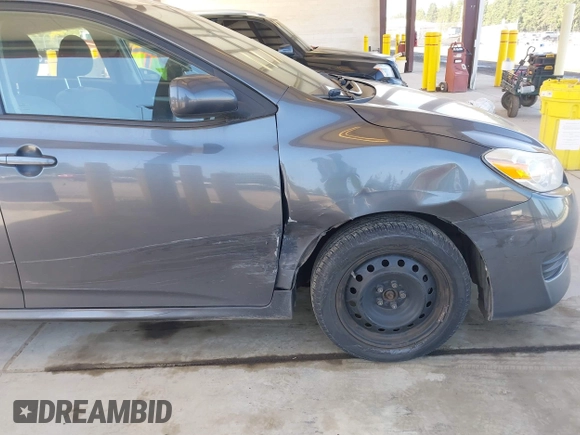 2010 Toyota Matrix z VIN 2T1KU4EE4AC284880, wystawiony jako IAAI lot #42408735 z przebiegiem 140 127 mil mil oraz . Historia ofert i sprzedaży dostępna na DreamBid. Obrazek 6.