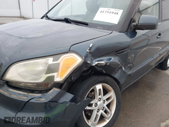 2011 Kia Soul + with VIN KNDJT2A24B7258457, listed as a IAAI auction lot 41751948 with 217,667 mi miles. Bid and sale history available at carsss.com. Image 6.