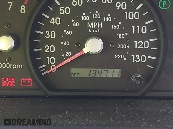 2004 Kia Sorento LX with VIN KNDJC733045304206, listed as a IAAI auction lot 41899253 with 134,711 mi miles. Bid and sale history available at carsss.com. Image 7.