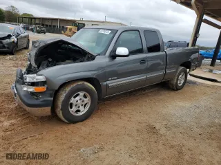 2000 Chevrolet Silverado 1500 LS with VIN 2GCEC19T2Y1352223, listed as a Copart auction lot 51235275 with 176,022 mi miles and Salvage Title. Bid and sale history available at carsss.com. Image 1.