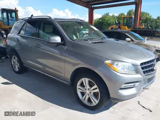 2014 Mercedes-Benz M-Class ML 350 BlueTEC with VIN 4JGDA2EB6EA275759, listed as a IAAI auction lot 40403071 with 75,095 mi miles. Bid and sale history available at carsss.com. Image 1.