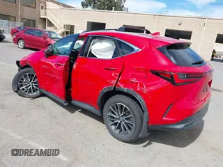 2024 Lexus NX 350h Premium z VIN 2T2GKCEZ7RC025509, wystawiony jako IAAI lot #41998061 z przebiegiem 29 737 mil mil oraz . Historia ofert i sprzedaży dostępna na DreamBid. Obrazek 3.