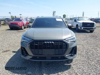2022 Audi Q3 S line Premium Plus z VIN WA1EECF32N1040652, wystawiony jako IAAI lot #42140861 z przebiegiem 43 452 mil mil oraz . Historia ofert i sprzedaży dostępna na DreamBid. Obrazek 12.