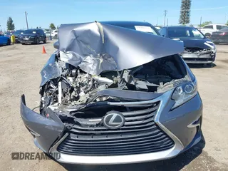 2018 Lexus ES with VIN 58ABK1GG1JU093377, listed as a IAAI auction lot 41980562 with 94,484 mi miles. Bid and sale history available at carsss.com. Image 11.
