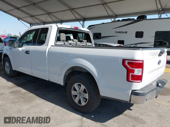 2018 Ford F-150 XL z VIN 1FTEX1CP3JFB32667, wystawiony jako IAAI lot #42242939 z przebiegiem 149 549 mil mil oraz . Historia ofert i sprzedaży dostępna na DreamBid. Obrazek 3.