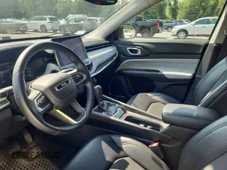 2022 Jeep Compass Latitude with VIN 3C4NJDBB3NT205928, listed as a IAAI auction lot 42832409 with 22,634 mi miles and . Bid and sale history available at DreamBid. Image 14.