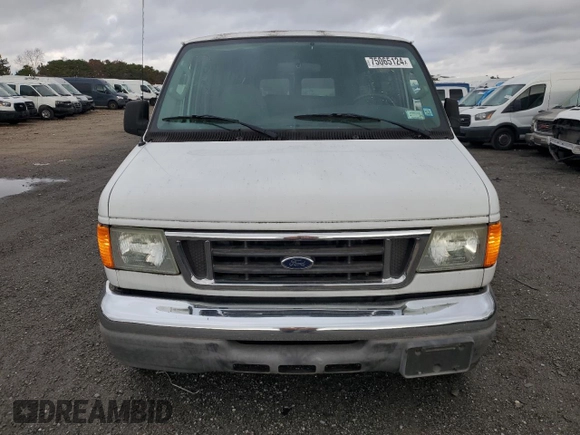 2007 Ford Econoline Passenger XL z VIN 1FBSS31L67DA55234, wystawiony jako Copart lot #75065124 z przebiegiem 47 431 mil mil oraz Szkoda całkowita • Salvage title. Historia ofert i sprzedaży dostępna na DreamBid. Obrazek 5.