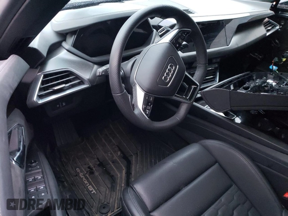 2022 Audi e-tron GT Prestige z VIN WAUEJBFWXN7005938, wystawiony jako Copart lot #72659842 z przebiegiem Nie podano mil oraz . Historia ofert i sprzedaży dostępna na DreamBid. Obrazek 8.