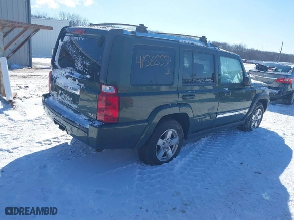 2007 Jeep Commander Limited with VIN 1J8HG58227C644215, listed as a IAAI auction lot 41565551 with 207,489 mi miles. Bid and sale history available at carsss.com. Image 4.