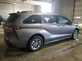 2024 Toyota Sienna XLE with VIN 5TDYSKFC5RS142123, listed as a Copart auction lot 42911995 with 4,003 mi miles and Salvage Title. Bid and sale history available at DreamBid. Image 3.