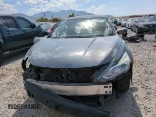2017 Nissan Altima SV with VIN 1N4AL3AP5HC246437, listed as a Copart auction lot 60279115 with 91,864 mi miles and Salvage title. Bid and sale history available at DreamBid. Image 5.