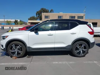 2021 Volvo XC40 R-Design with VIN YV4162UM5M2395943, listed as a IAAI auction lot 41979672 with 66,318 mi miles and . Bid and sale history available at carsss.com. Image 14.
