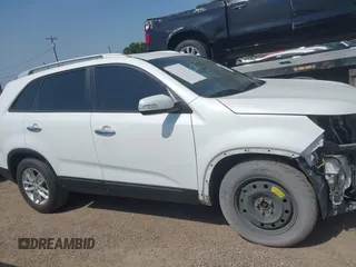 2015 Kia Sorento LX with VIN 5XYKT4A65FG659155, listed as a IAAI auction lot 41968018 with 138,704 mi miles. Bid and sale history available at carsss.com. Image 13.