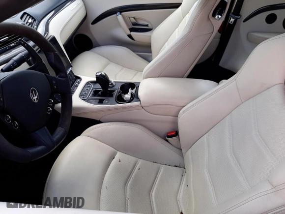 2018 Maserati GranTurismo Sport z VIN ZAM45VMAXJ0273429, wystawiony jako Copart lot #62010052 z przebiegiem 9 980 mil mil oraz . Historia ofert i sprzedaży dostępna na DreamBid. Obrazek 5.