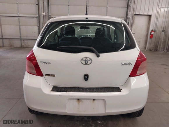 2008 Toyota Yaris with VIN JTDJT923885192256, listed as a IAAI auction lot 42014374 with 126,860 mi miles. Bid and sale history available at carsss.com. Image 17.