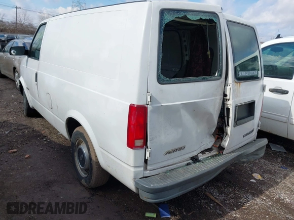 1998 Chevrolet Astro Cargo z VIN 1GCDM19WXWB139102, wystawiony jako IAAI lot #41540799 z przebiegiem 226 511 mil mil oraz . Historia ofert i sprzedaży dostępna na DreamBid. Obrazek 3.