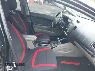 2014 Kia Forte EX z VIN KNAFX4A85E5046464, wystawiony jako IAAI lot #42326739 z przebiegiem 183 658 mil mil oraz . Historia ofert i sprzedaży dostępna na DreamBid. Obrazek 5.