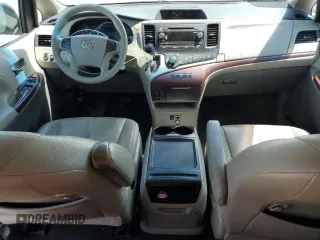 2013 Toyota Sienna XLE AAS with VIN 5TDYK3DC1DS368452, listed as a Copart auction lot 52638715 with 163,254 mi miles and Salvage Title. Bid and sale history available at carsss.com. Image 8.