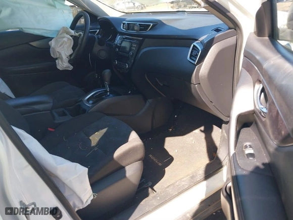 2016 Nissan Rogue SV with VIN KNMAT2MT4GP712430, listed as a IAAI auction lot 41641488 with 137,552 mi miles. Bid and sale history available at carsss.com. Image 5.