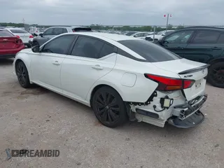 2022 Nissan Altima SR z VIN 1N4BL4CV3NN424416, wystawiony jako IAAI lot #42127183 z przebiegiem 8 881 mil mil oraz . Historia ofert i sprzedaży dostępna na DreamBid. Obrazek 3.