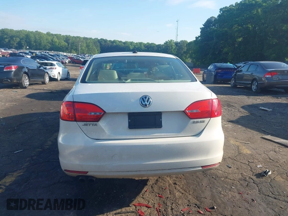 2013 Volkswagen Jetta SE with VIN 3VWDP7AJ7DM360993, listed as a IAAI auction lot 42242271 with 181,781 mi miles and . Bid and sale history available at DreamBid. Image 16.