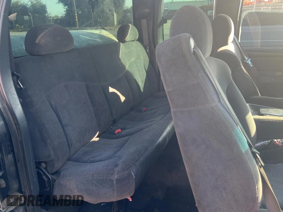 2001 Chevrolet Silverado 1500 with VIN 1GCJC39151E326082, listed as a Copart auction lot 51019515 with 253,364 mi miles and Clean Title. Bid and sale history available at DreamBid. Image 6.