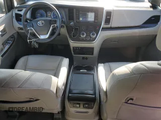 2019 Toyota Sienna XLE Auto Access Seat with VIN 5TDYZ3DC1KS969126, listed as a Copart auction lot 53497695 with 147,989 mi miles and Clean Title. Bid and sale history available at carsss.com. Image 8.