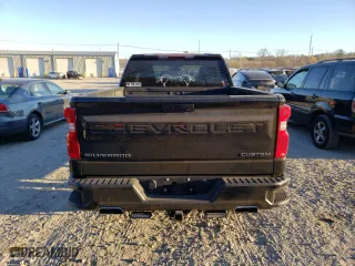 2021 Chevrolet Silverado 1500 Custom with VIN 1GCUYBEF7MZ425459, listed as a Copart auction lot 81338494 with 32,762 mi miles and Salvage Title. Bid and sale history available at carsss.com. Image 6.
