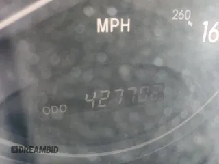 2006 Toyota Avalon XL z VIN 4T1BK36B46U104789, wystawiony jako Copart lot #56001885 z przebiegiem 427 702 mil mil oraz Szkoda całkowita • Salvage title. Historia ofert i sprzedaży dostępna na DreamBid. Obrazek 9.