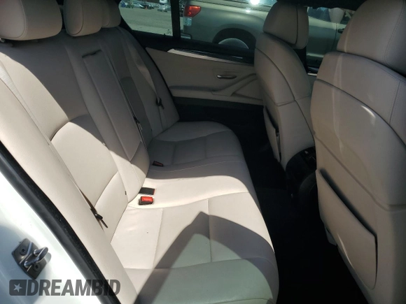 2012 BMW 5 Series 535i z VIN WBAFR7C54CC813745, wystawiony jako Copart lot #54071625 z przebiegiem 122 186 mil mil oraz Szkoda całkowita • Salvage title. Historia ofert i sprzedaży dostępna na DreamBid. Obrazek 10.
