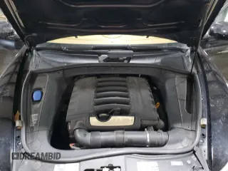 2009 Porsche Cayenne z VIN WP1AA29P99LA04751, wystawiony jako Copart lot #45877405 z przebiegiem Nie podano mil oraz Szkoda całkowita • Salvage title. Historia ofert i sprzedaży dostępna na DreamBid. Obrazek 12.