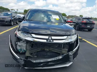 2017 Mitsubishi Outlander ES z VIN JA4AZ2A3XHZ052168, wystawiony jako IAAI lot #42194062 z przebiegiem 209 195 mil mil oraz . Historia ofert i sprzedaży dostępna na DreamBid. Obrazek 12.